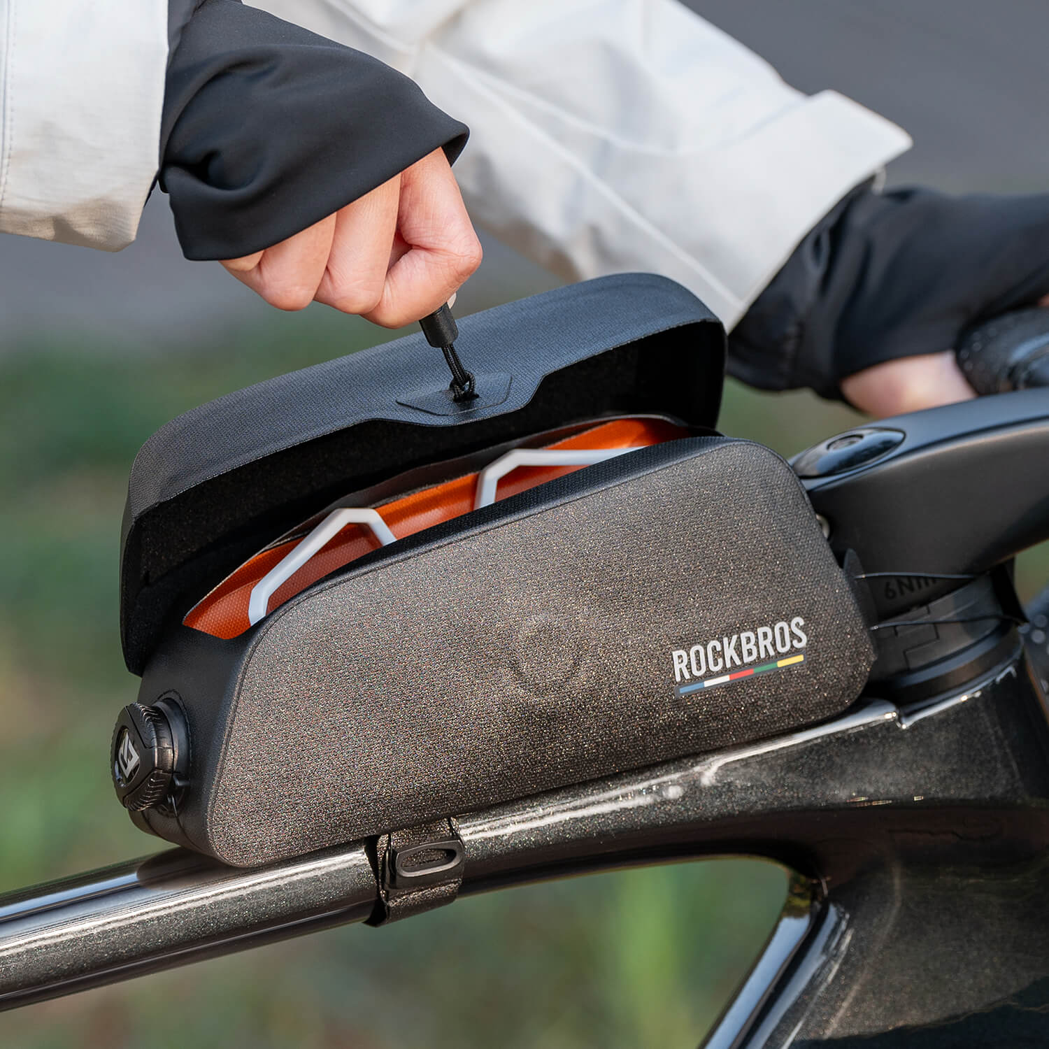 ROCKBROS Road To Sky 100%Waterproof Magnetic Bike Top Tube Frame Bag 0.6L/0.9L - Image 8
